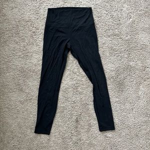 Lululemon Aligns Black
